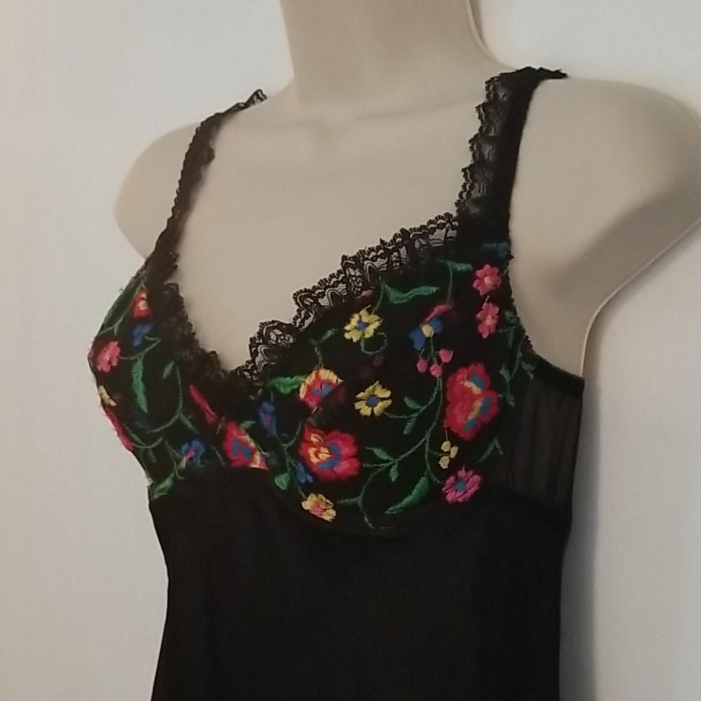 Victoria's Secret Gown/Dress embroidery/fringe - Picture 4 of 9